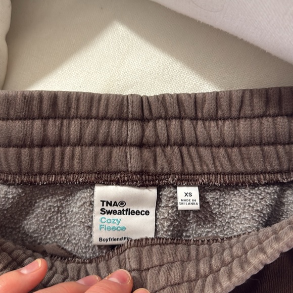 Aritzia jogger sweatpants - Picture 3 of 3